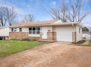 50 Lynn Meadows Ln, Florissant, MO 63033