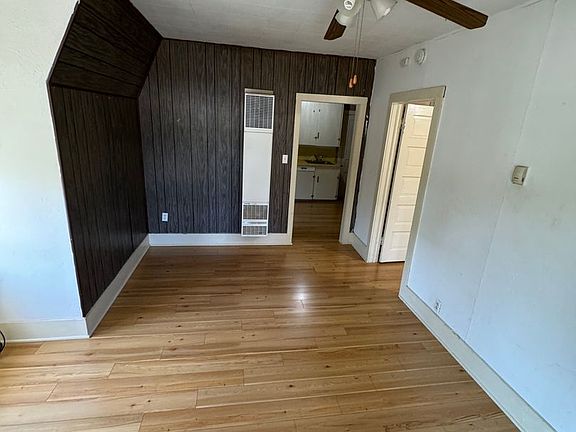 4th image of 604 NW 4th St APT A