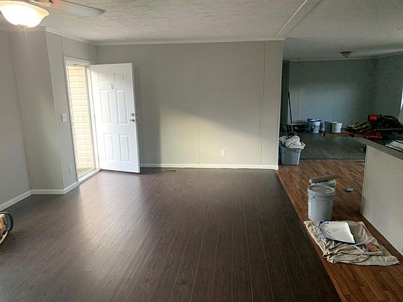 2nd image of 206 Reanna Dawn Cir