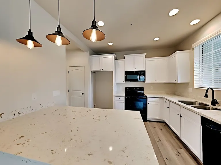 4703 E Waterman St #0 — Photo 9
