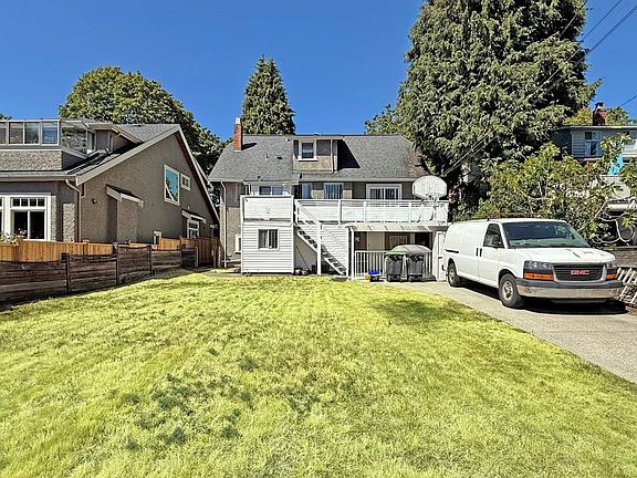 3rd image of 3072 W 28th Ave