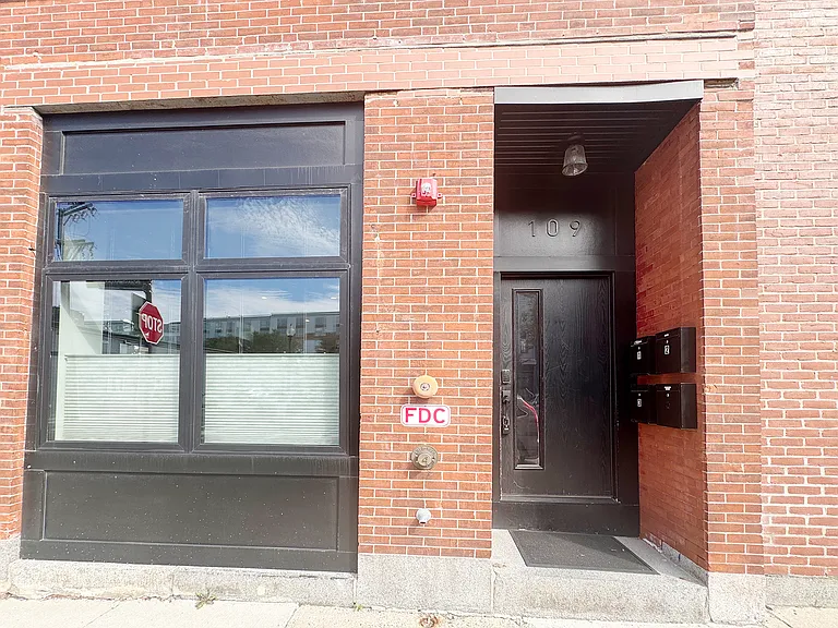 109 Liverpool St #1 — Photo 14