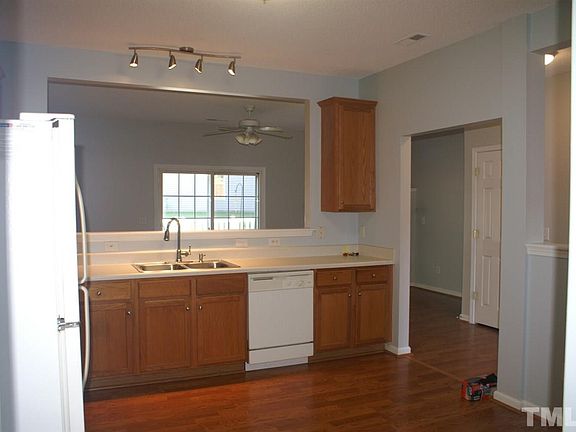 4th image of 506 Auburn Square Dr