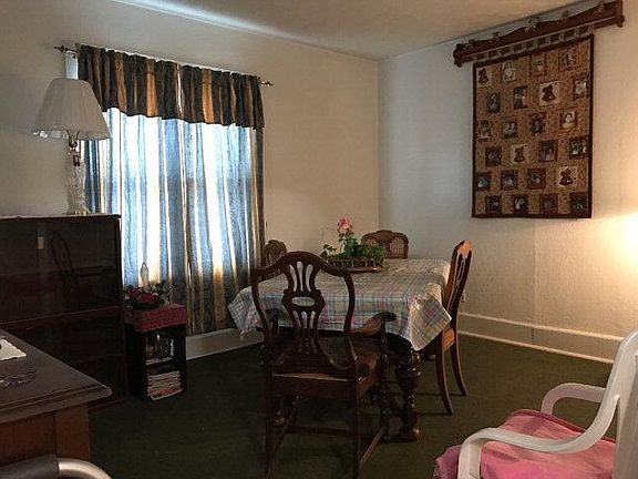4th image of 98 Wood St