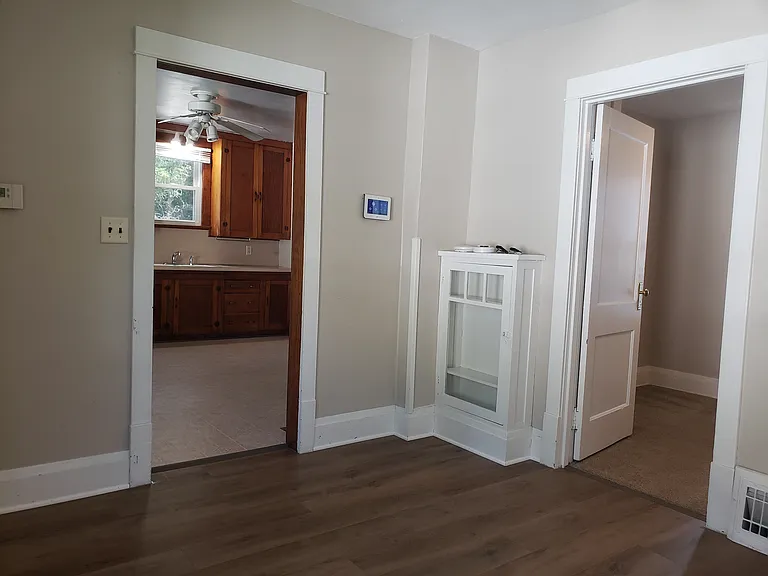 2709 Commercial Ave — Photo 6