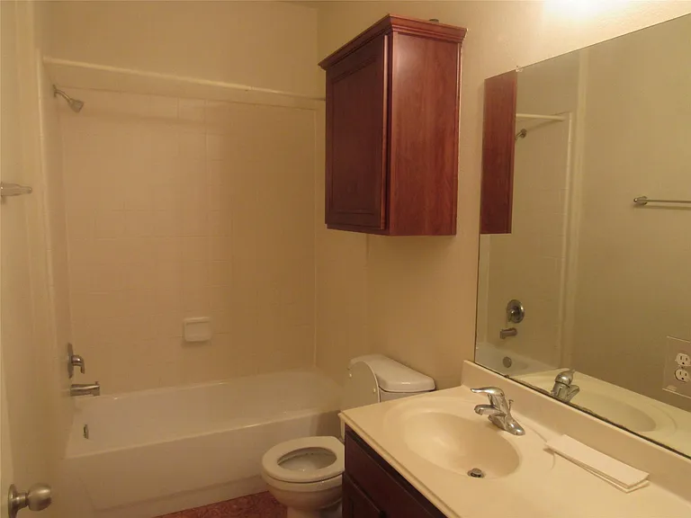 2611 Colony Haven Cir — Photo 16