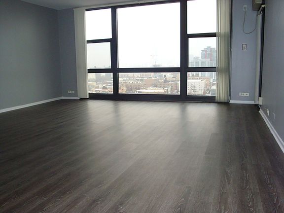 3rd image of 2605 S Indiana Ave Unit 1804