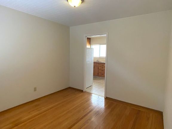5th image of 650 Oak Grove Ave #3