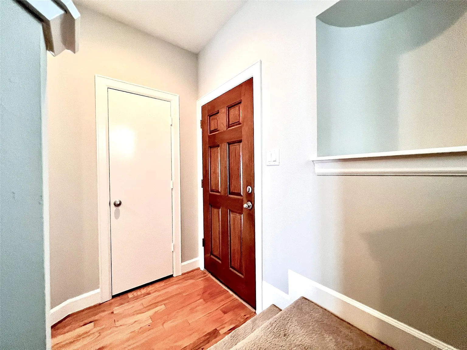 3 bed, 2.5 bath, 1637 sqft, $2,049 — Photo 4