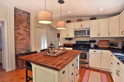 4th image of 87 1/2 Market St #87H