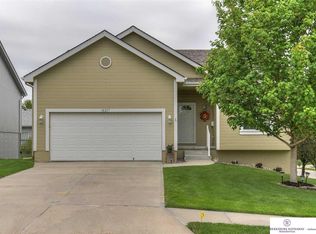 18217 Gertrude St, Omaha, NE 68136