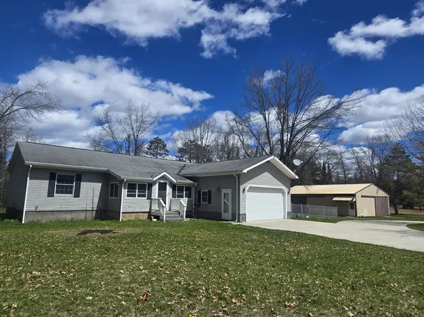 11280 Elk Dr, Atlanta, MI 49709
