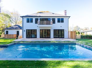 166 Ferry Rd, Sag Harbor, NY 11963