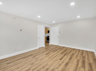 17 Old Town Rd APT 1K, Staten Island, NY 10304