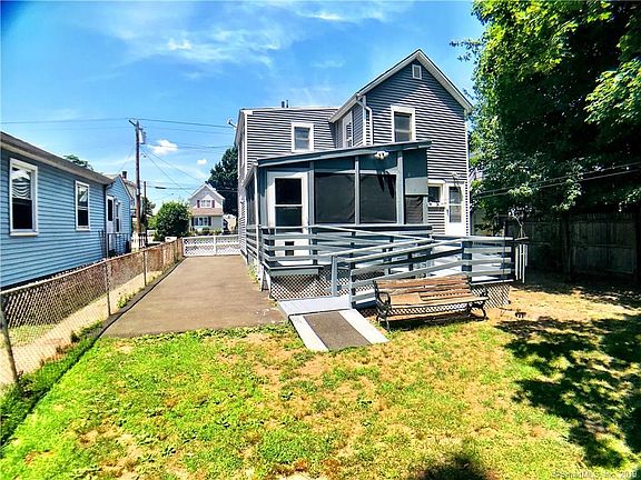 3rd image of 22 Wood St