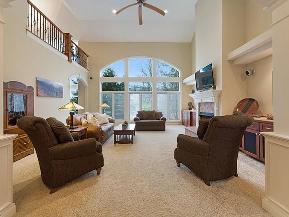 5th image of 7483 Birkdale Ct