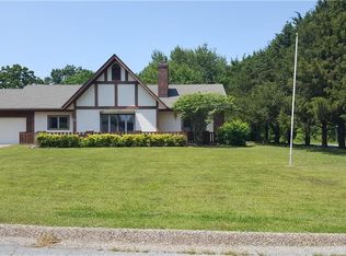 2 Carter Cir, Bella Vista, AR 72714