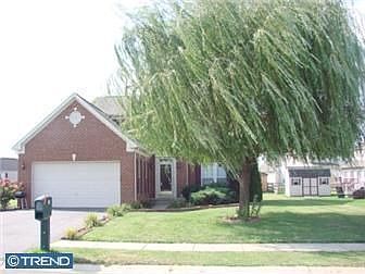 2nd image of 15 Chaddwyck Blvd