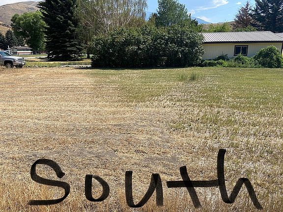 3rd image of 411 Antelope Dr