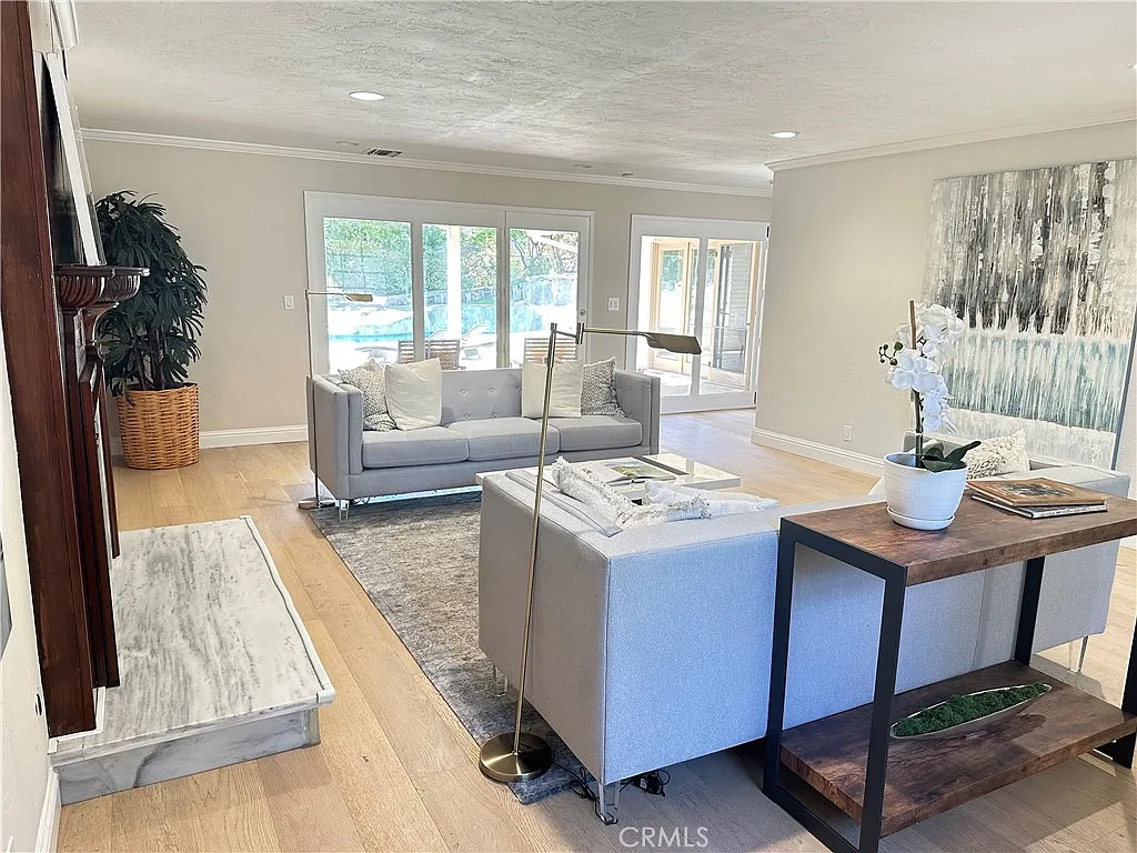 5 bed, 5.5 bath, 4989 sqft, $18,000 — Photo 4