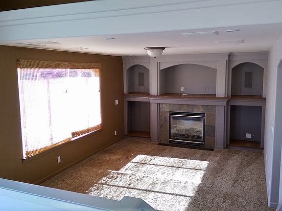 4th image of 1539 N Willamette Dr