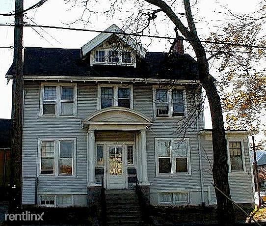 102 Kingsley Exterior