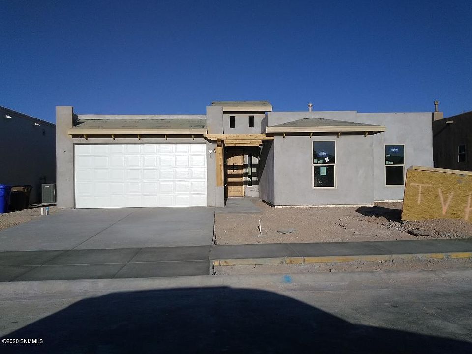 2nd image of 6048 Arosa St
