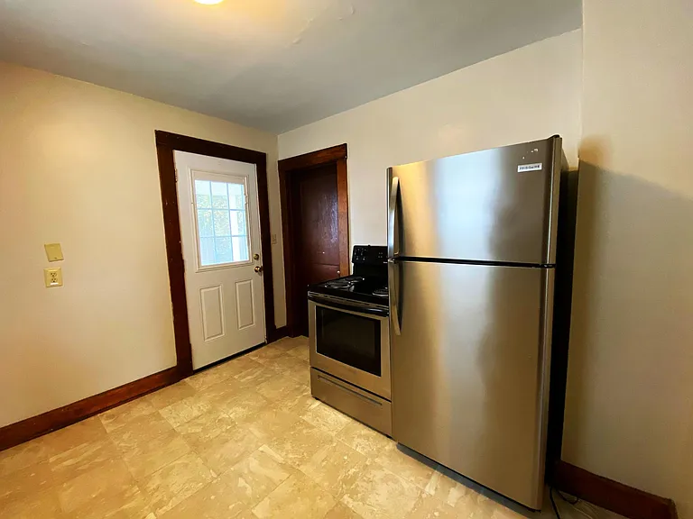 610 Sherwood Ave — Photo 13
