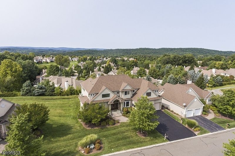 1st image of 4 White Oak Ct
