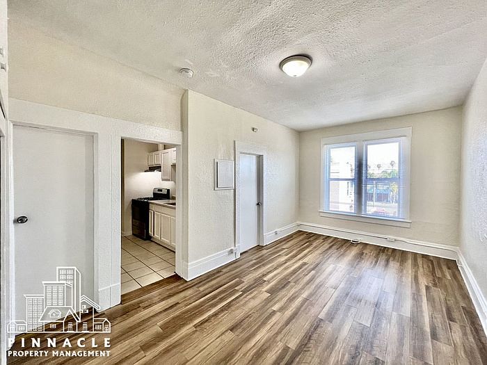 1st image of 125 E 20th St APT 10