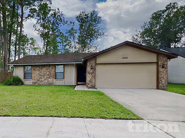 4324 Queensway Dr — Photo 3