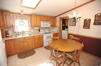 4th image of 3896 Banyan Dr