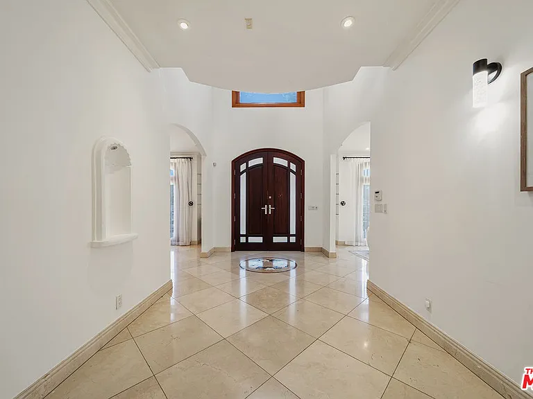 9033 Cresta Dr — Photo 8