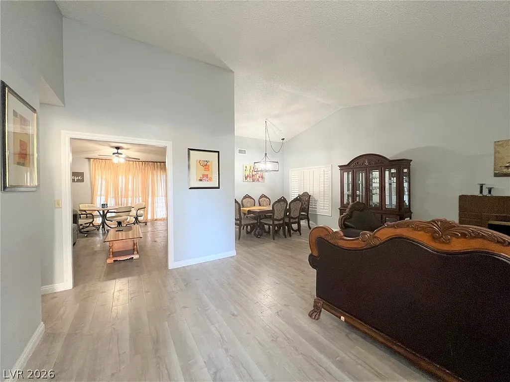 4 bed, 3.0 bath, 1771 sqft, $3,300 — Photo 2