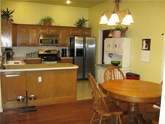 4th image of 10304 Aberdeen Dr