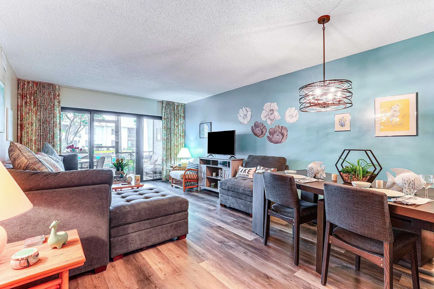 2 bed, 2.0 bath, 990 sqft, $4,596 — Photo 2