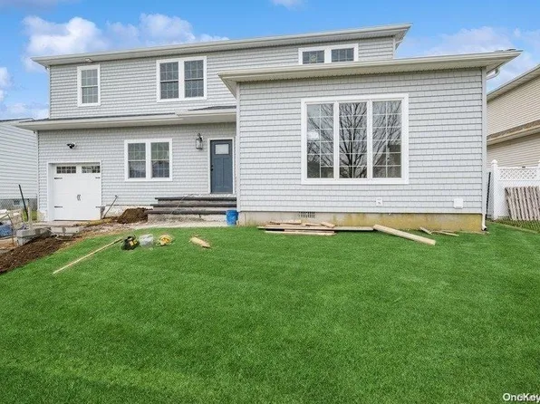 67 Florence Drive, Syosset, NY 11791