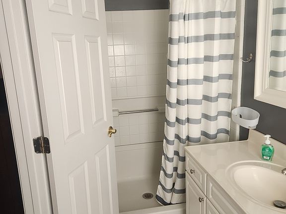 5th image of 16160 Sherwin Ct