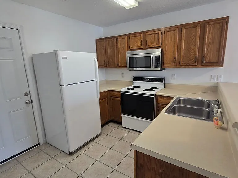 4401 Jeana Ct — Photo 4