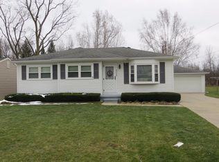 4224 Manor Dr, Grand Blanc, MI 48439