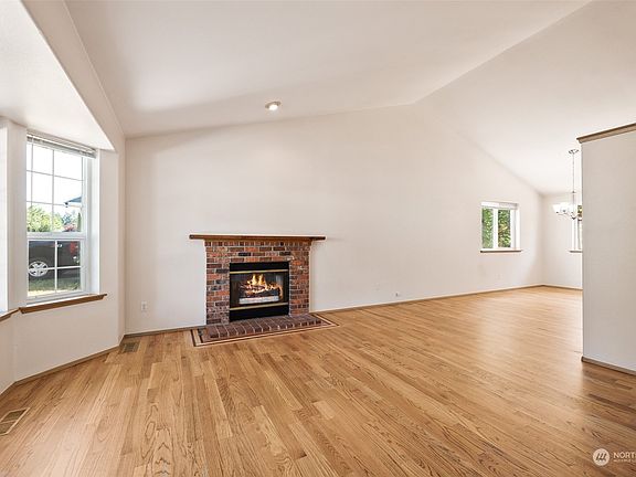 4th image of 11206 171st St E