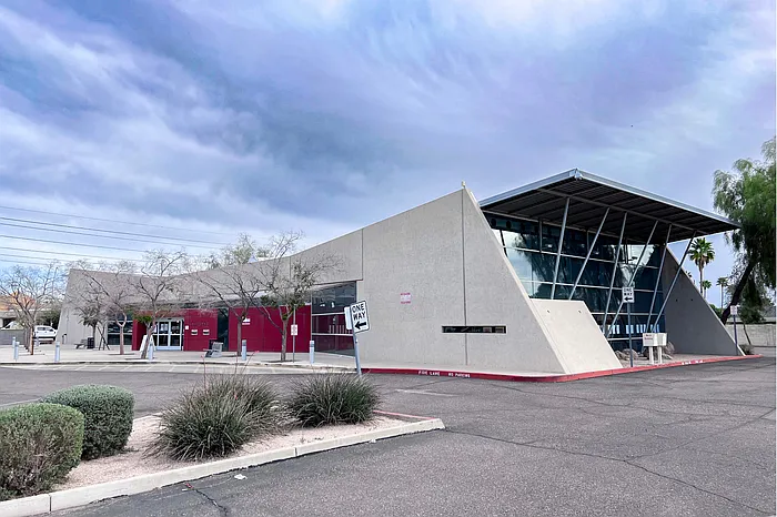 425 E Marco Polo Rd — Photo 34