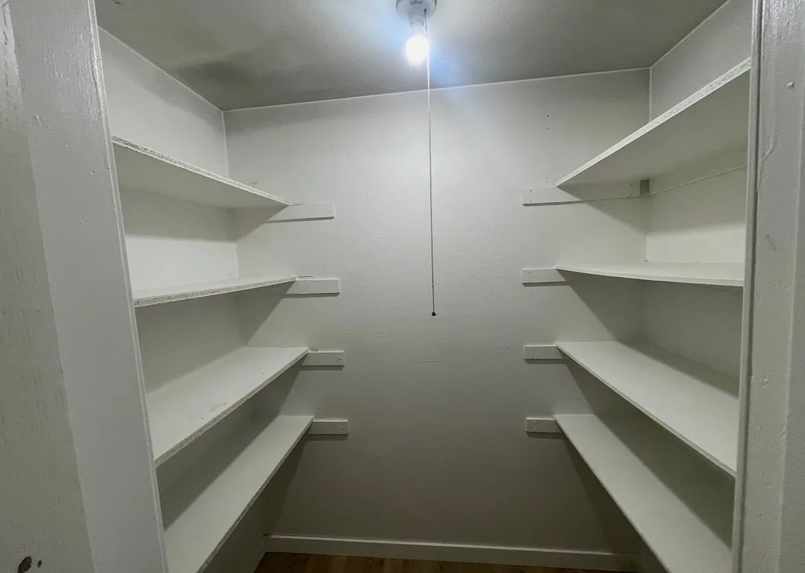 3 bed, 1200 sqft, $1,500 — Photo 4