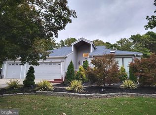 2 Bayberry Ct, Voorhees, NJ 08043