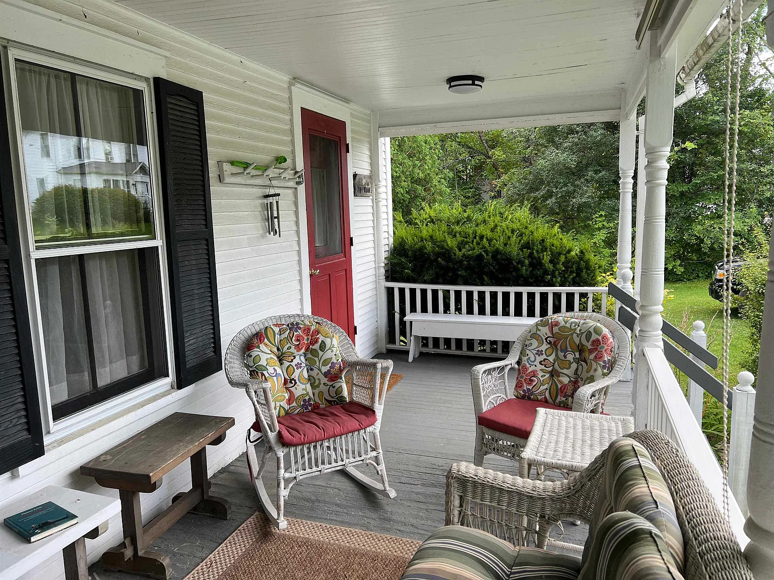 4 bed, 2.0 bath, 1950 sqft, $3,200 — Photo 3