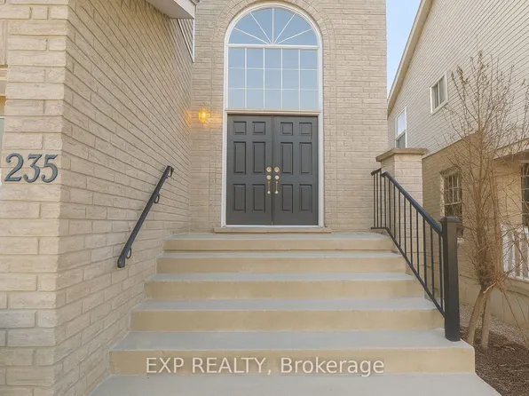 235 Pineland Ct, Waterloo, ON N2T 2S3