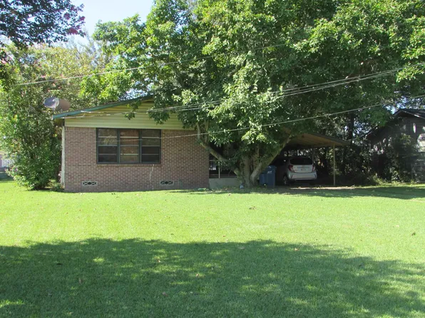 1714 E 1st St, Mount Pleasant, TX 75455