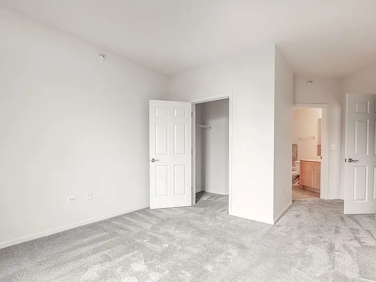 Astoria Tower — Photo 30