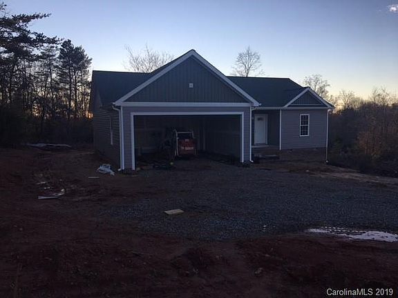 3rd image of 127 Swann Crossing Ln