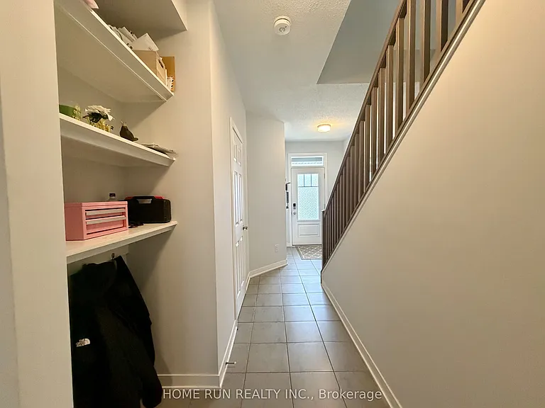 216 Billrian Cres — Photo 7